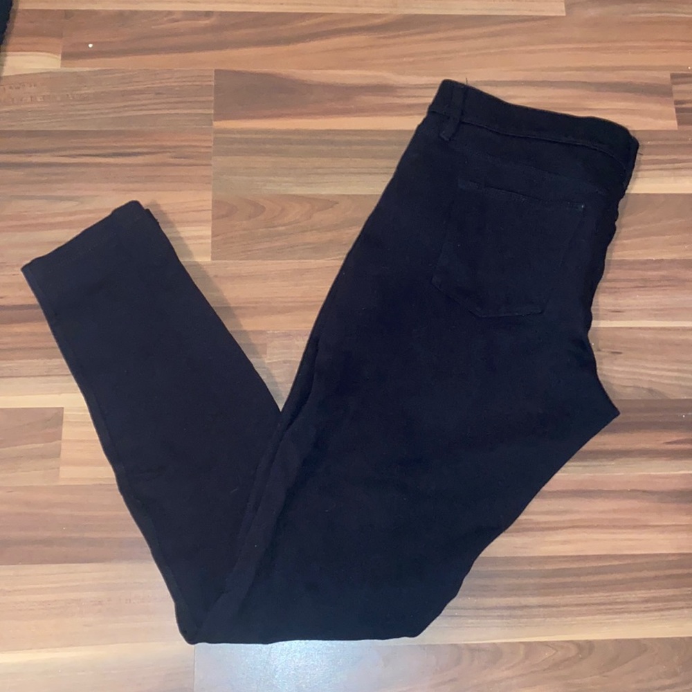 Gigi pant size 6